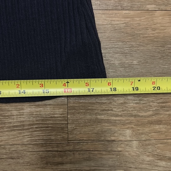 AEO grey button detail tank NWT - Picture 8 of 12